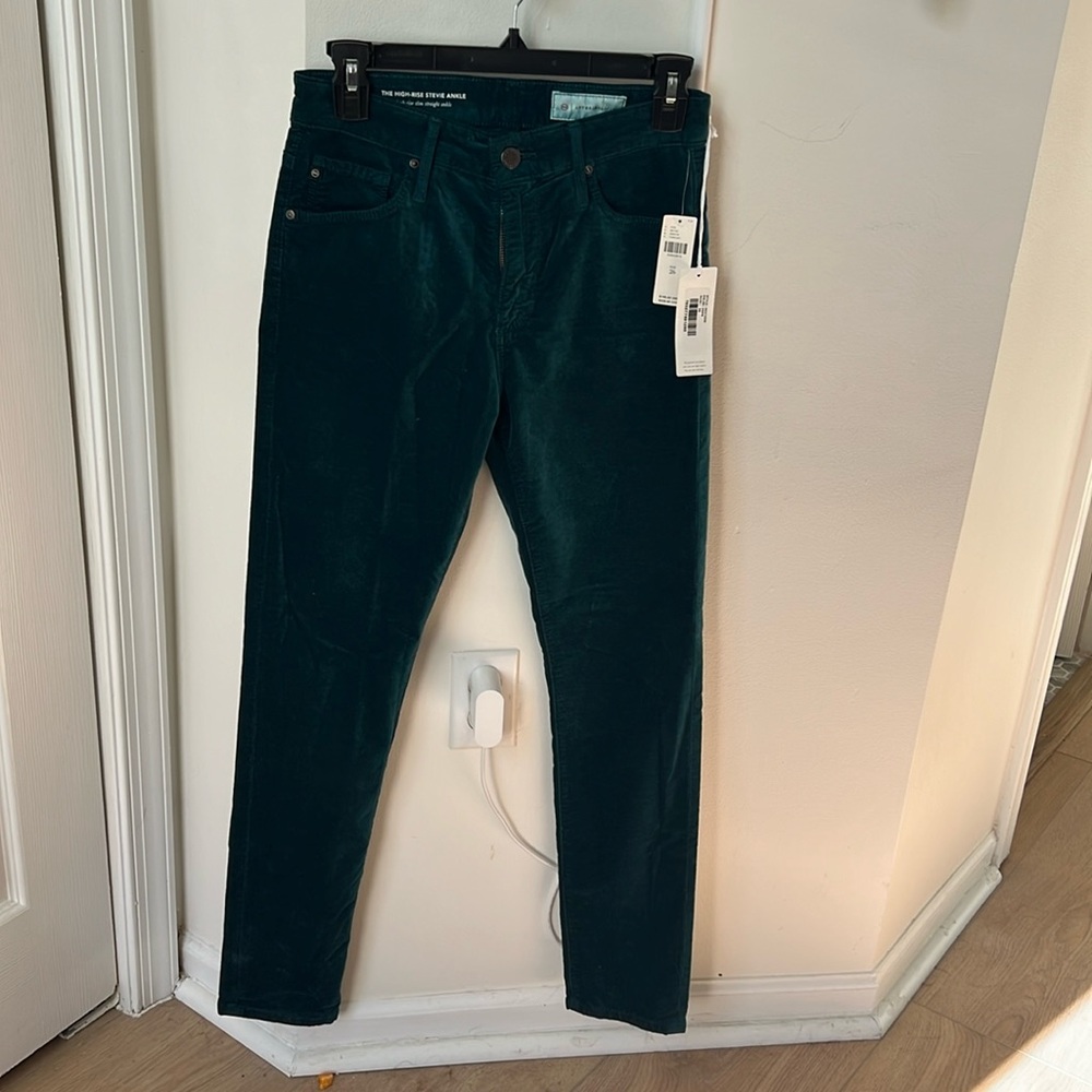 The most beautiful suede pants, perfect for the holiday season!